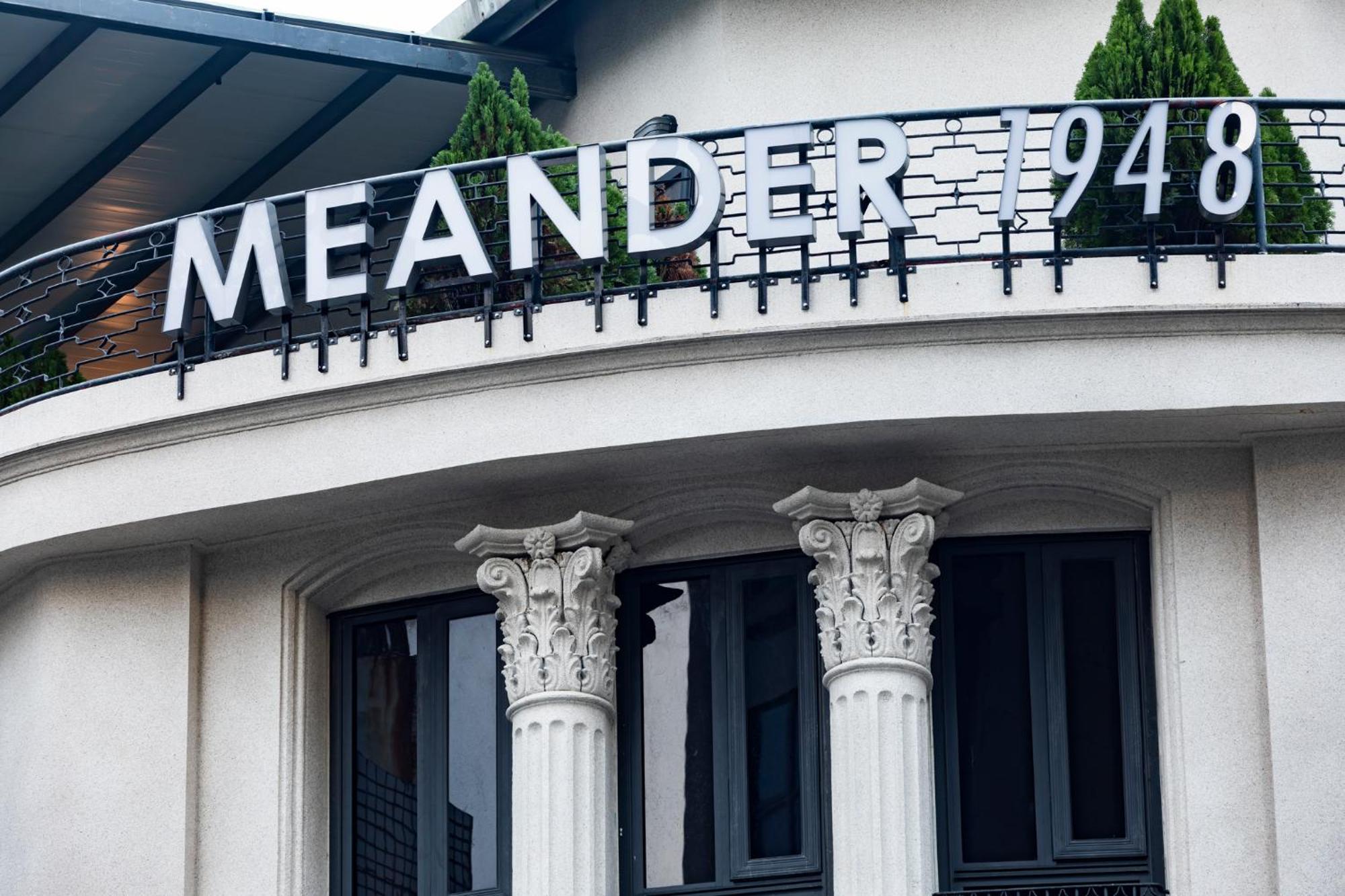 Meander 1948 Hostel Taipei Bagian luar foto