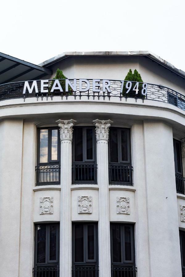 Meander 1948 Hostel Taipei Bagian luar foto